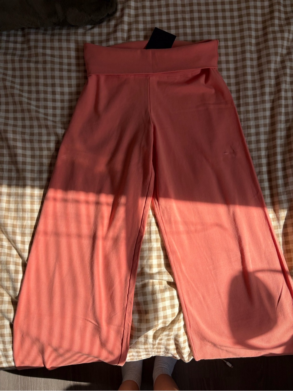 Brandy Melville Coral Priscilla Yoga Pants